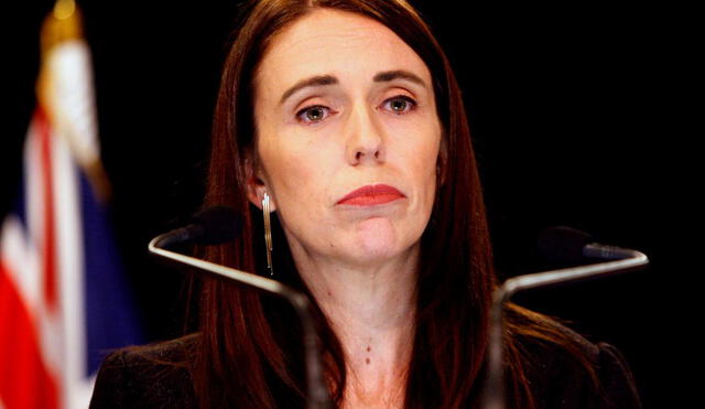 Primera ministra de Nueva Zelanda, Jacinda Ardern, anuncia que le ganó al coronavirus. Foto: Meganoticias.