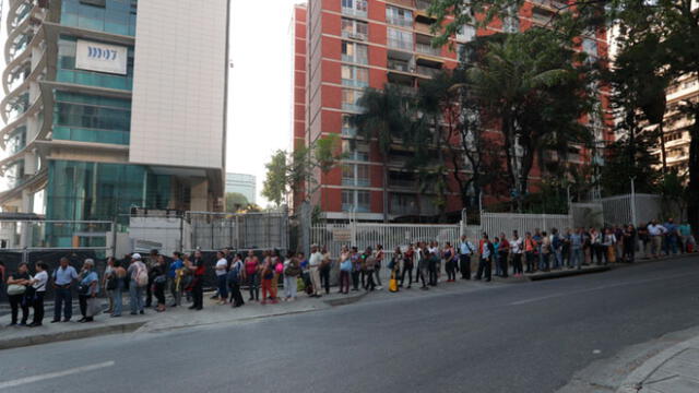 Régimen de Maduro suspende labores y clases tras no poder devolver la luz en Venezuela