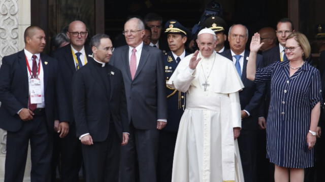PPK al papa Francisco en Palacio: “Denos un empujón hacia el diálogo” [VIDEO]