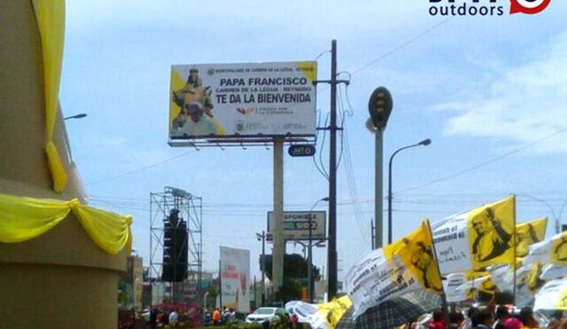 JMT transmitirá la llegada del Papa Francisco a Perú a través de una de sus pantallas digitales