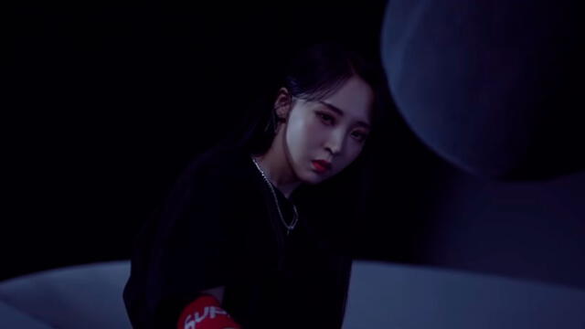 MAMAMOO: El nuevo concepto de Moonbyul para "Dark Side of the Moon"