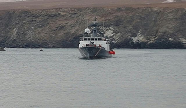  Marina de Guerra rescata a cuatro tripulantes en altamar