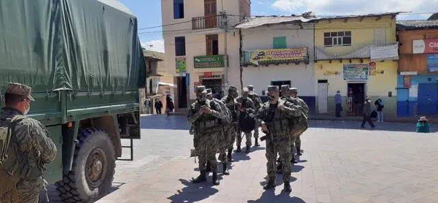 soldados en Santiago de Chuco