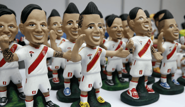 Internos ofrecen productos alusivos a la Selección Peruana de Fútbol