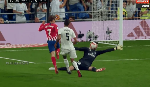 Real Madrid vs Atlético de Madrid: Courtois evitó el gol de Griezmann con la cara [VIDEO]
