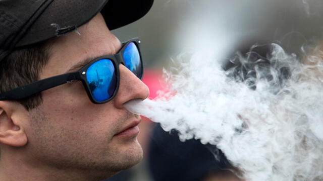 Estados Unidos aumenta a 21 años la edad mínima para comprar tabaco y cigarrillos electrónicos 