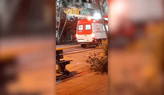 Desliza las imágenes para ver el momento exacto en que el perro sube a la ambulancia para seguir a su dueño hasta el hospital. Foto: captura de YouTube