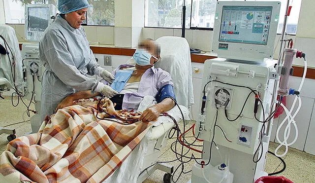 Pacientes sometidos a diálisis pasan duros momentos en Hospital Lazarte