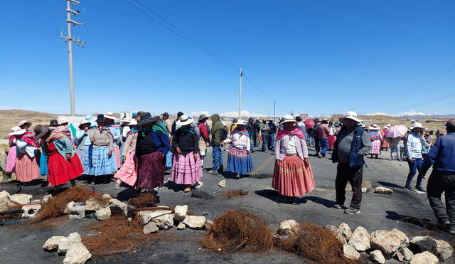 Pobladores de la zona sur de la región Puno bloquean carreteras. Foto: Liubomir Fernandez/ URPI-LR