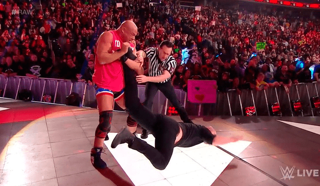 WWE RAW: Kurt Angle cerró el último show previo a WrestleMania atacando a Baron Corbin