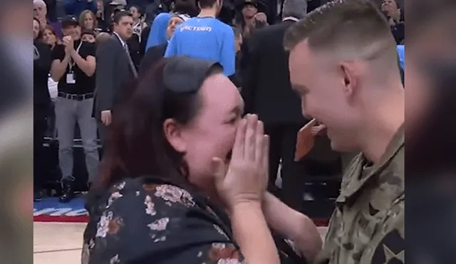 Facebook: soldado tiene emotivo reencuentro con su madre durante partido de la NBA [VIDEO]