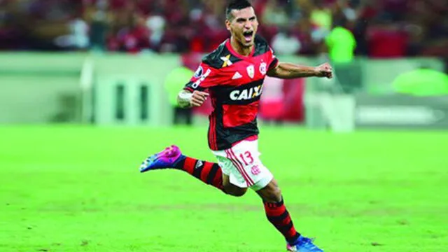Miguel Trauco volvió a jugar con Flamengo pero solo por cinco segundos [VIDEO]