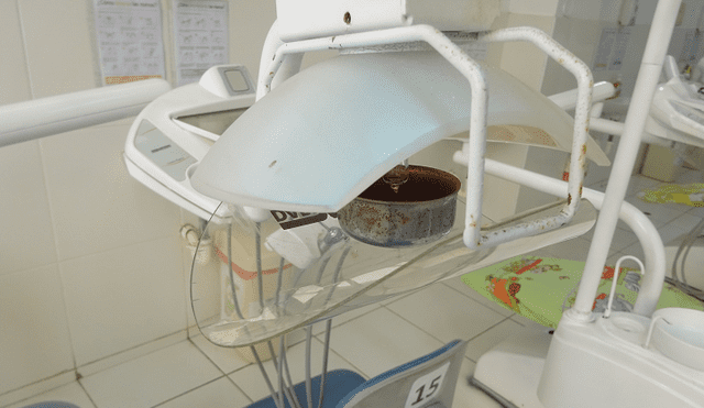 En un consultorio estomatológico de Huaura se detectó equipos oxidados y faltos de mantenimiento.