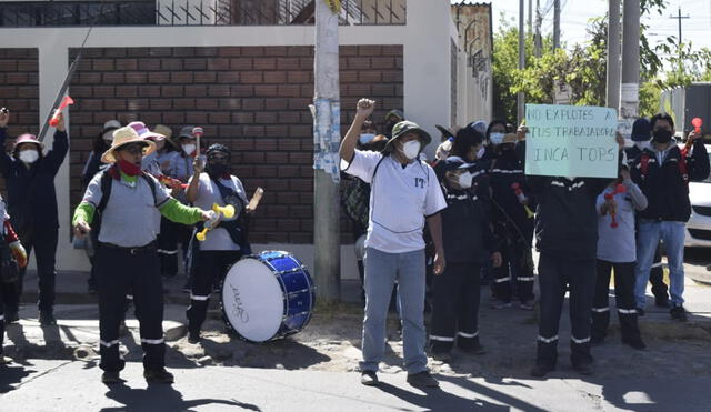 Arequipa: Trabajadores De Inca Tops Acatan Huelga Indefinida Contra ...