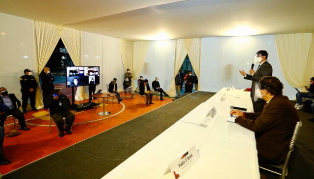 Titular del Minem se reunió con autoridades cusqueñas. Foto: Minem