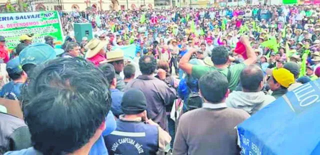 Pobladores de Santiago de Chuco acataron un paro provincial contra la minería.