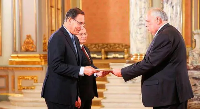 Embajador de Rusia en Perú recibe credenciales del presidente Vizcarra. Foto: Embajada de Rusia.