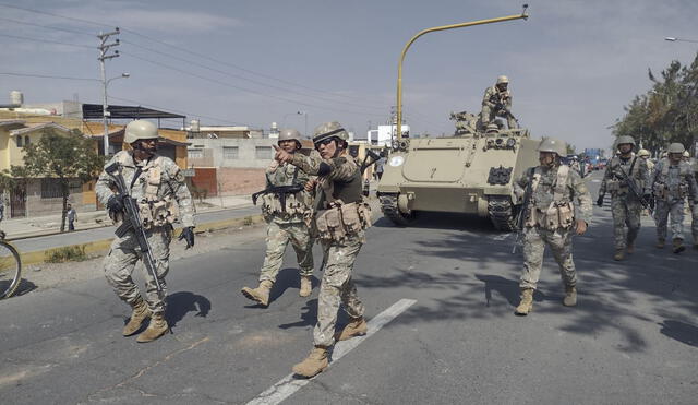 Toman control. Militares ya están en puntos críticos de la Panamericana Sur, evitarán que la vía se bloquee.