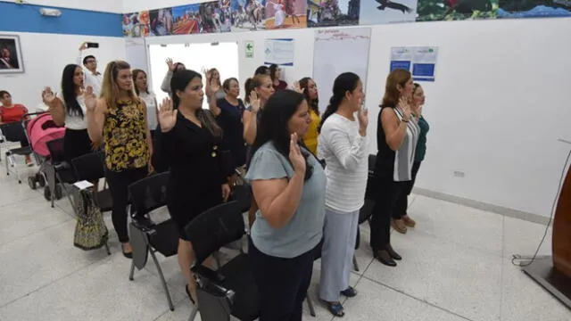 Ceremonia se llevó a cabo en la Sala de la Nacionalidad Peruana, donde entonaron le himno nacional. (Foto: Melissa Merino)