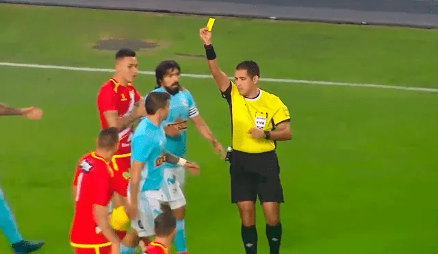 Sporting Cristal vs. Sport Huancayo: Gabriel Costa trató de sorprender al árbitro pero fue amonestado [VIDEO]