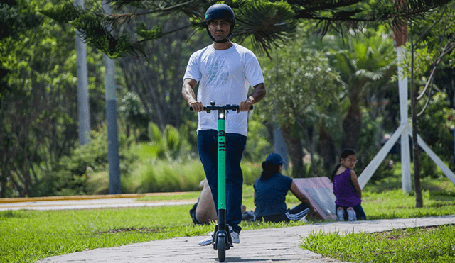 Sancionarán manejo de scooters y bicicletas sin protección o usando audífonos