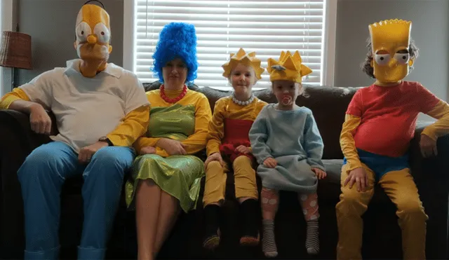 A través de YouTube se hizo viral la divertida escena que protagonizó una familia disfrazada como Los Simpson.