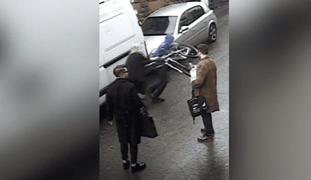 Facebook viral: ladrón intenta robar bicicleta de anciana, es descubierto y tiene inesperada reacción que enfurece a miles