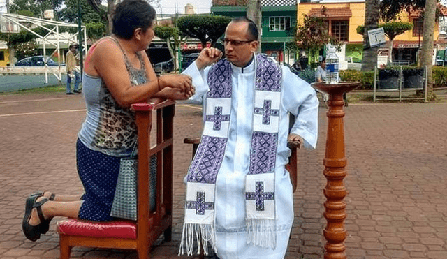 Parroquia en México brinda confesión al aire libre pese a propagación del COVID-19