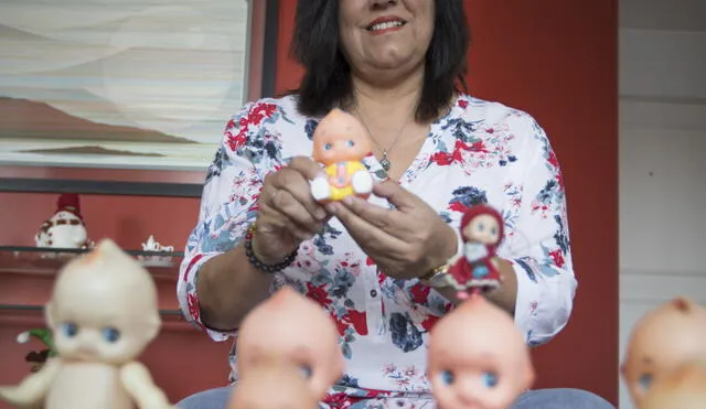 Patricia Saavedra tuvo una muñeca importada, pero ama los chumbeques. Fotografía: Jorge Cerdán.