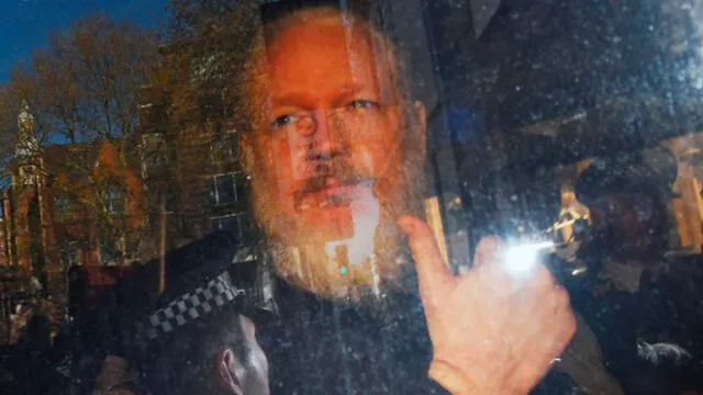 "Llenó nuestra casa de heces fecales": la conducta de Julian Assange en la Embajada