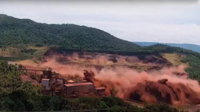 Video muestra momento en que pueblo es enterrado tras ruptura de represa en Brasil