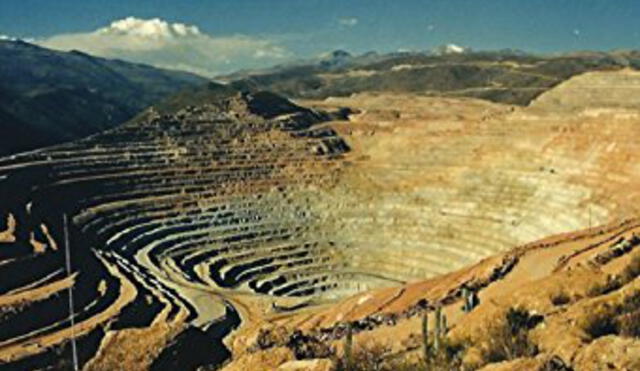 Libro de minería en el Perú, de Chuck Preble, en San Marcos