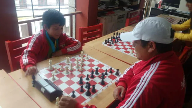 Niño huancaíno clasifica a mundial juvenil de ajedrez sub 12 en España