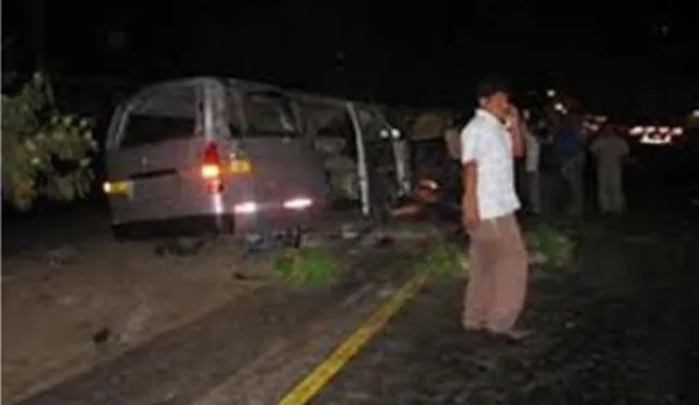 Huaral: delincuentes asaltan a once pasajeros en minivan en vía rural
