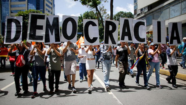 Gobierno peruano no descarta evacuar a compatriotas de Venezuela