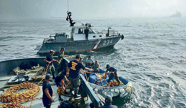 Once buzos buscan a ocho pescadores desaparecidos en el mar de Coishco