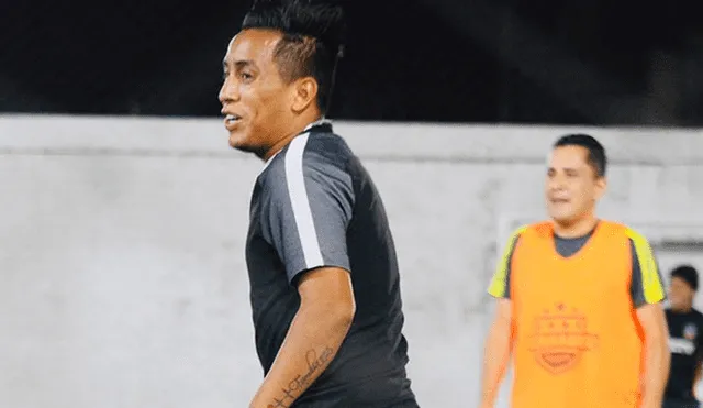 Christian Cueva es captado jugando “pichanga” junto a Cedrón [FOTOS]