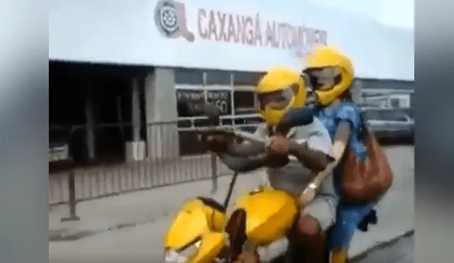 Facebook viral: paseaba en moto junto a su 'novia' sin imaginar que descubrirían su oscuro secreto [VIDEO]