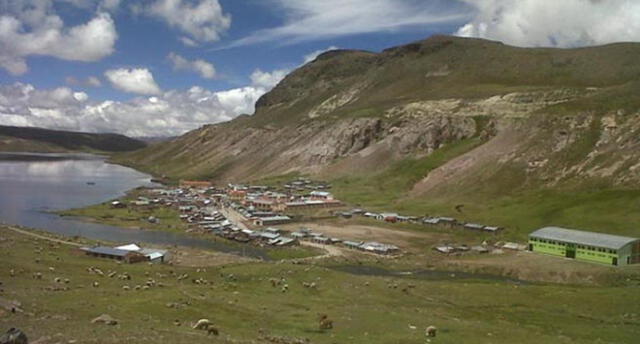 Cien familias duermen en carpas por temor a deslizamiento en Arequipa 
