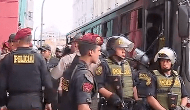Más de 100 personas son detenidas tras intentar desalojar a ocupantes de edificio [VIDEO]