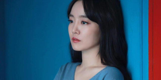 Younha (31) es una multitalentosa artista coreana. RM de BTS es uno de sus grandes admiradores.