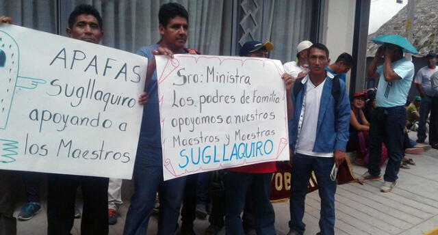 Padres de familia apoyan huelga de maestros en Moyobamba