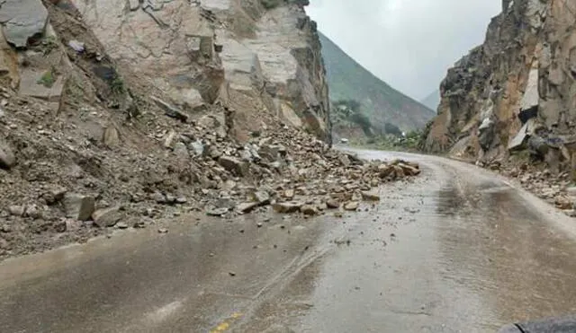 Matucana: deslizamiento de rocas deja dos muertos en la Carretera Central