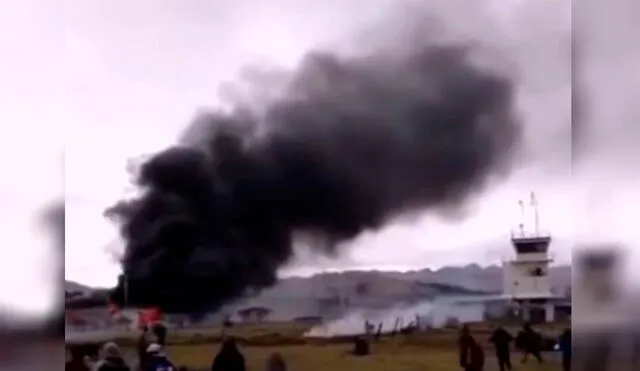 Aeropuerto de Huancabamba en Andahuaylas está tomado por manifestantes. Foto: captura Exitosa Noticias