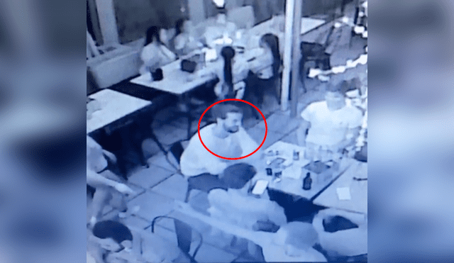Captan el momento exacto en que mesera de restaurante es acosada y agredida por cliente [VIDEO]