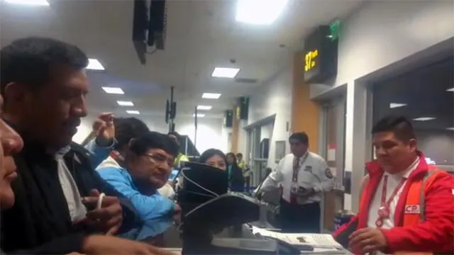 Denuncian retraso de dos días en vuelos de la aerolínea LCPerú [VIDEO]