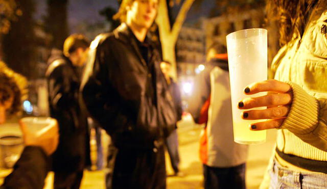 En Madrid los policías se han desplegado recientemente ante la denuncia de botellones en medio de la pandemia de coronavirus. Foto: La Vanguardia