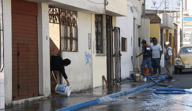 Sedapal: arrojar basura a las alcantarillas genera riesgos para tu salud 