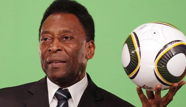 Pelé inauguró reloj con miras a Rusia
