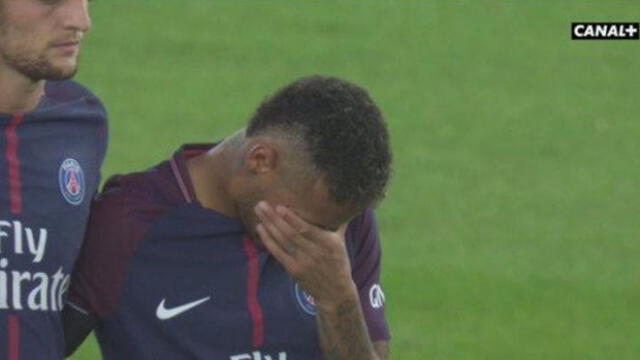 Neymar no pudo contener las lágrimas durante minuto de silencio por atentado en Barcelona [VIDEO]